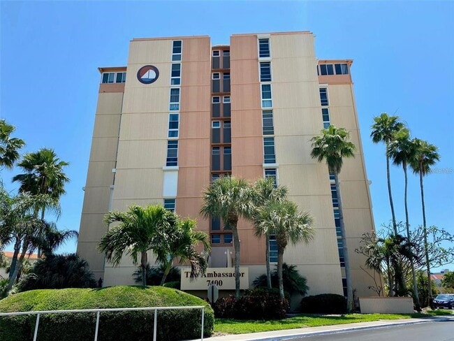 Building Photo - 7400 Sun Island Dr S