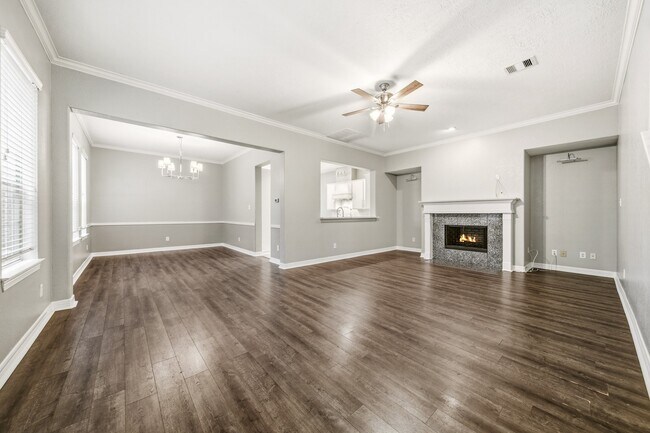 Building Photo - 2711 Wallingford Pnes