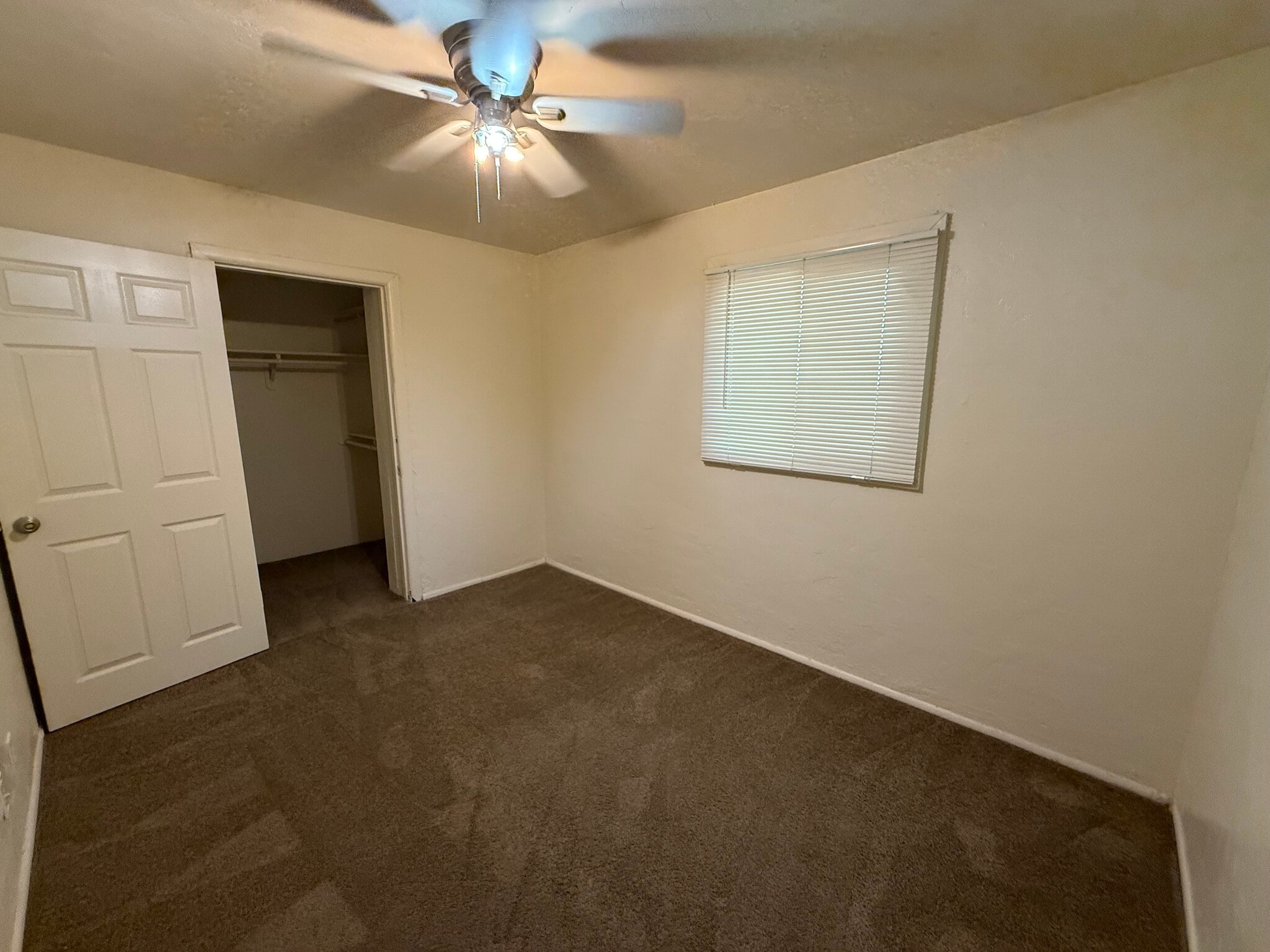 Building Photo - 1416 E Elm St