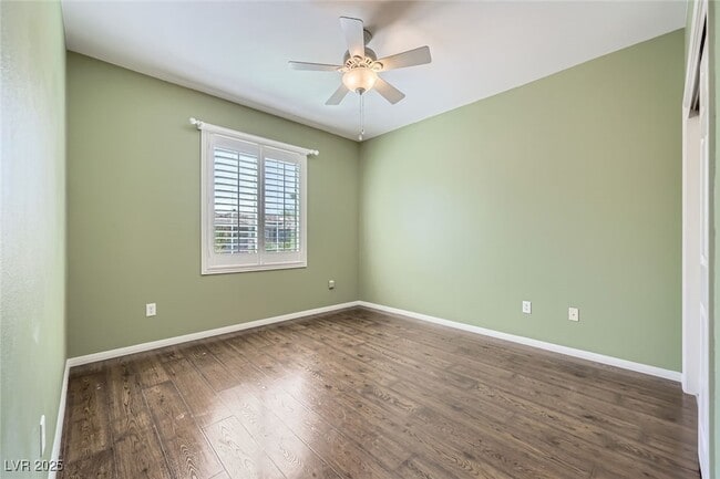 Building Photo - 2313 Fox Hills Dr