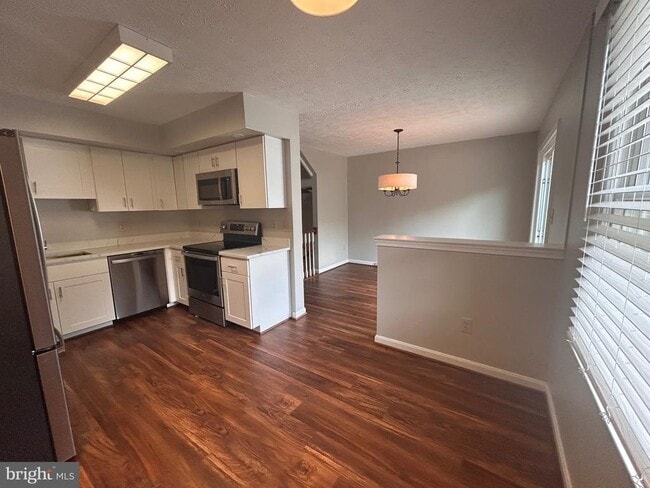 Building Photo - 1635 Elkwood Ct