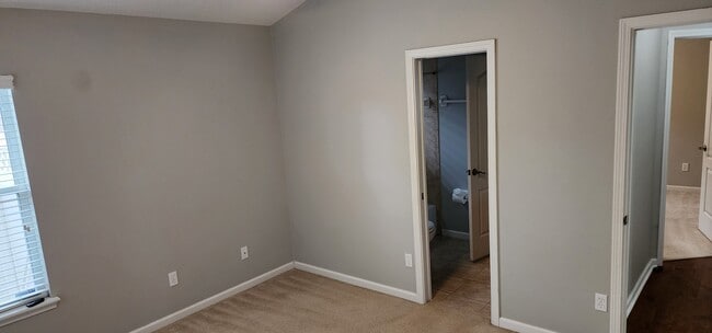 Building Photo - 3051 Tower Oaks Dr