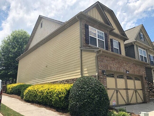 Building Photo - 6002 Cobblestone Creek Trail