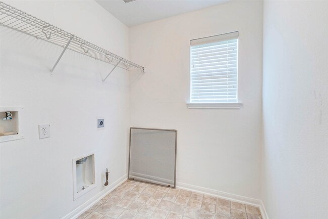 Building Photo - 8115 Barnes Ridge Ln