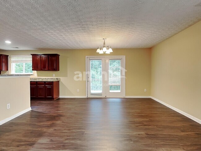 Building Photo - 889 Bramble Way