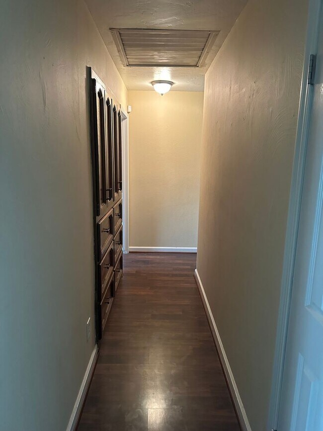 Building Photo - 3116 W La Vida Ave