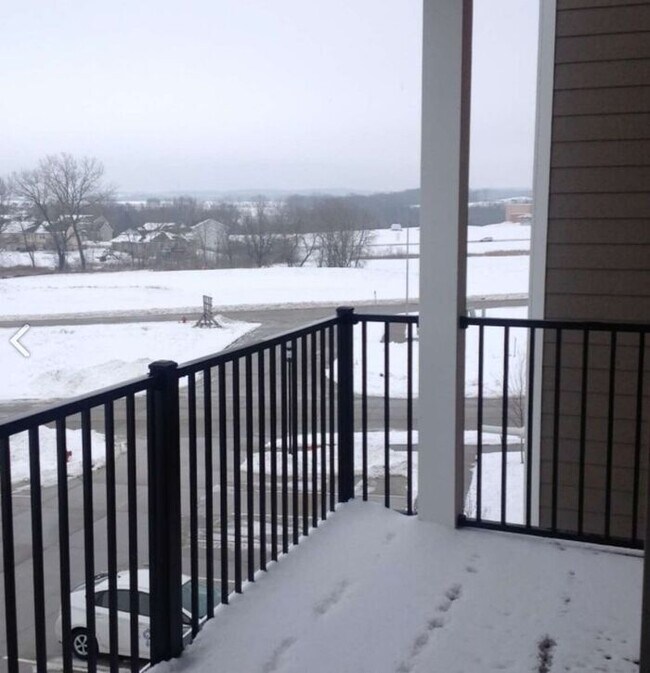 Building Photo - $1,600 | 2 Bedroom, 2 Bathroom Condo | Pet Friendly* | Sublease | Available for May 1st, 2026 Mov...