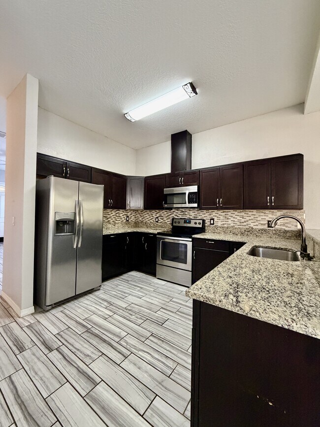 Building Photo - 4848 Tampa Downs Blvd