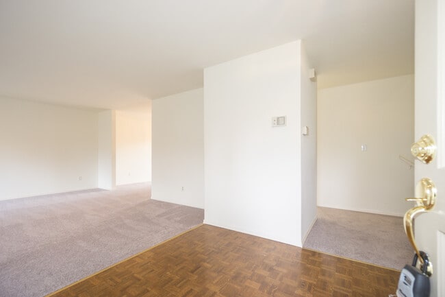 Building Photo - 15739 SE 175th Pl