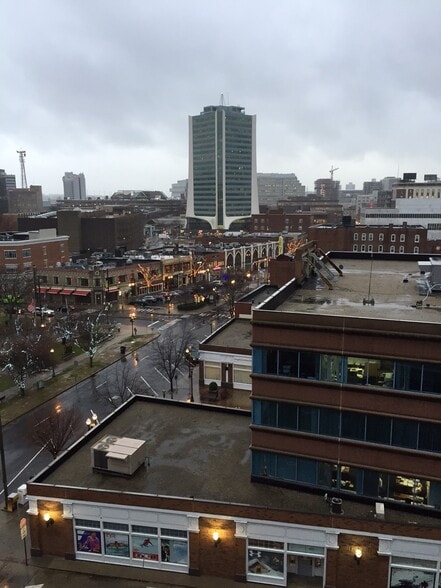High level floor views to Bedford St and downtown - 444 Bedford Street