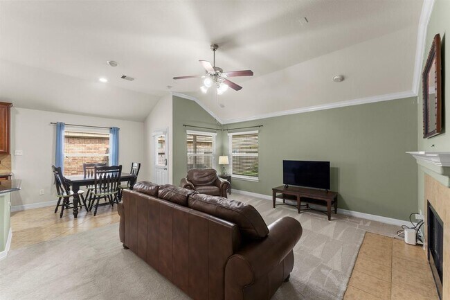 Building Photo - 28518 Lockeridge Farms Dr