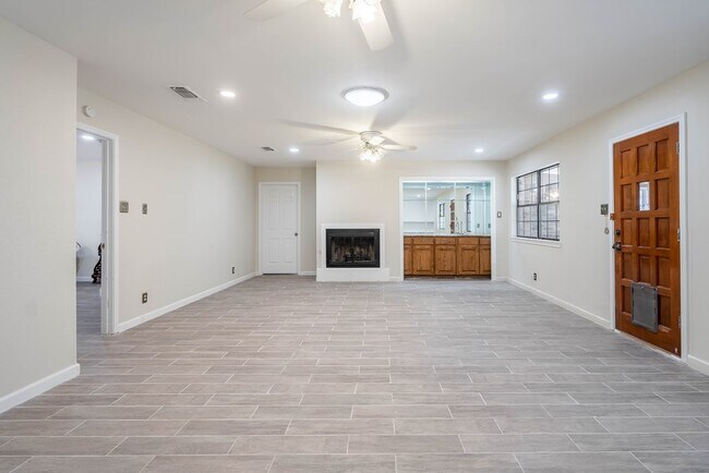 Building Photo - 4503 Westminister Dr