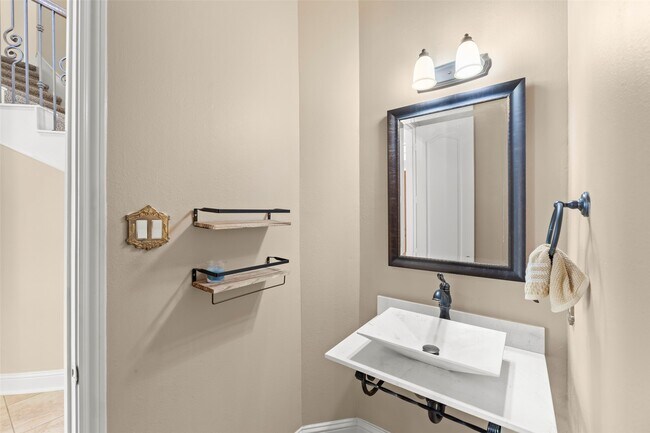 Building Photo - 25314 Greenwell Springs Ln