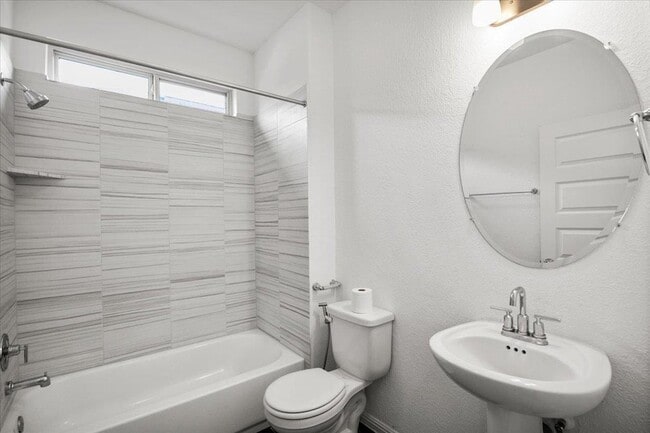 Building Photo - 405 Arrowhead Vine St