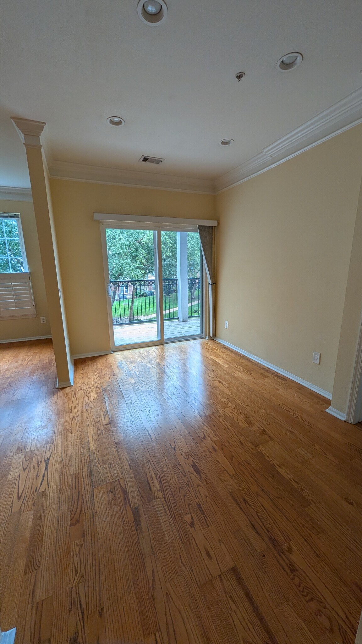 Building Photo - 1550 Spring Gate Dr