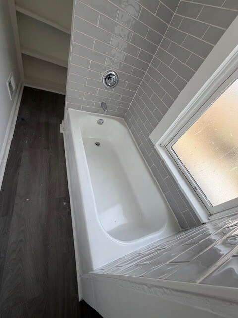 Building Photo - 41 S Oakley Ave