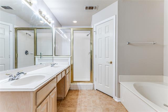 Building Photo - 909 Canterbury Dr