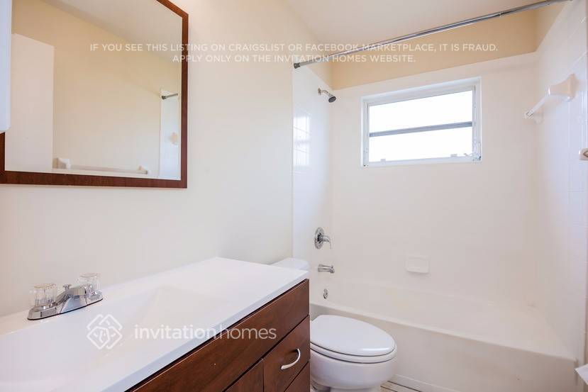 Building Photo - 15562 Horseshoe Ln