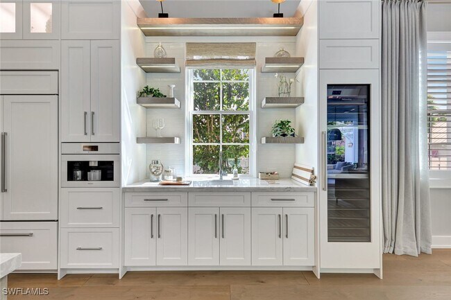 Building Photo - 160 Broad Ave S