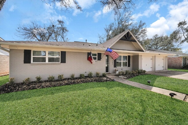 Building Photo - Charming 4-Bed Home with Granite Elegance in Sugar Land