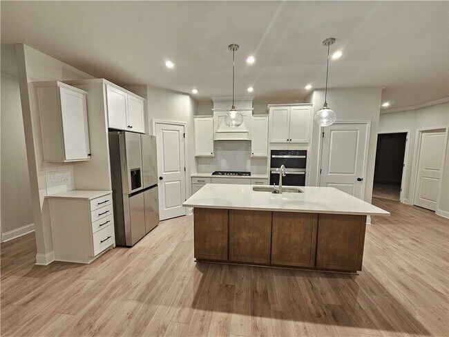 Building Photo - 5030 Sierra Creek Dr NE