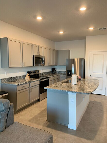 Building Photo - 17559 Crescent Moon Lp