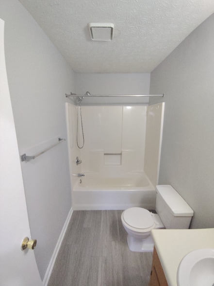 Building Photo - 7 Duiguid Dr