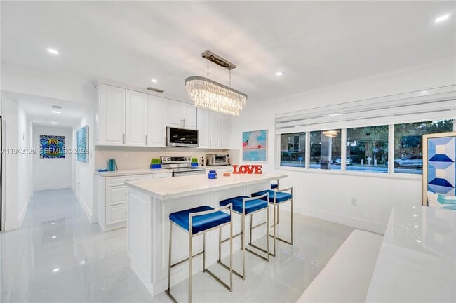 Building Photo - 8501 SW 142nd St