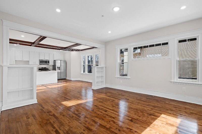 Building Photo - 12 Woodford St