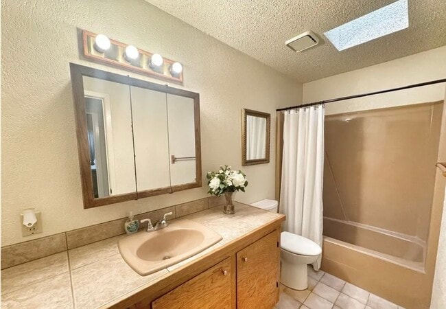 Building Photo - 1291 Edgewater Falls