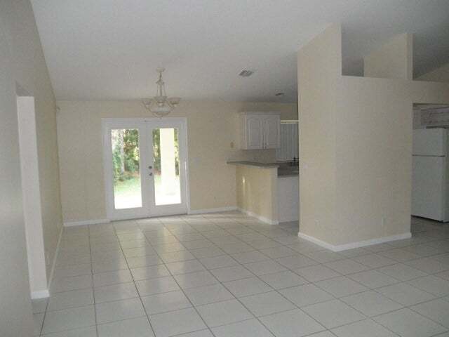 Building Photo - 15897 79th Ct N
