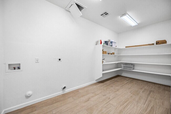 Building Photo - 10463 E Olla Ave