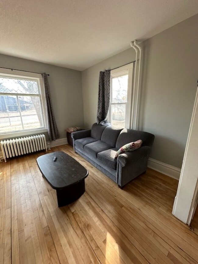 Building Photo - 4 Bed, 2 Bath Single Family Home - Crosby