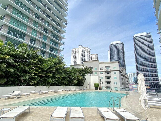 Building Photo - 1100 S Miami Ave