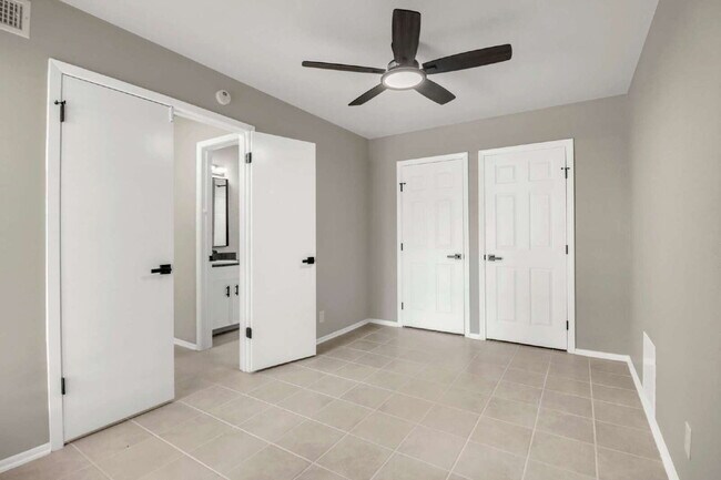 Building Photo - 14216 Indian Woods