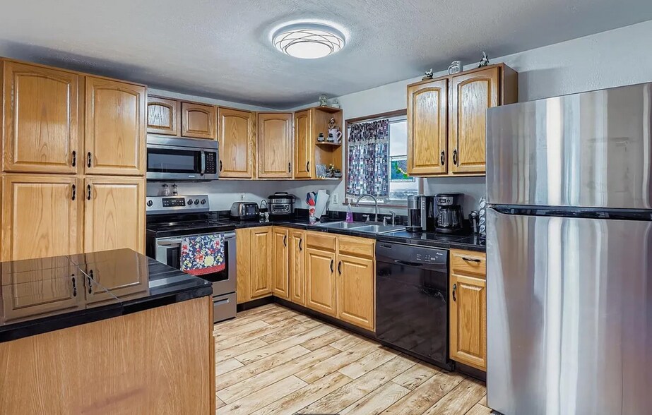 Building Photo - 10965 Bellaire Cir