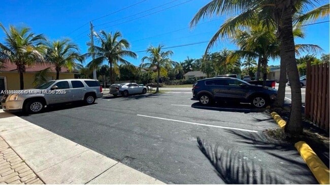 Building Photo - 405 SE 23rd Ave