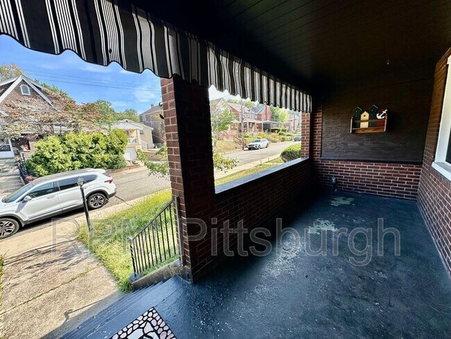 Building Photo - 1130 Downlook St