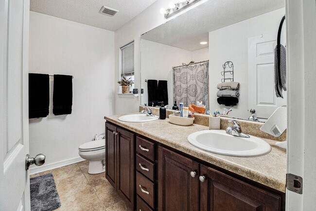 Building Photo - 289 Dahlquist Dr