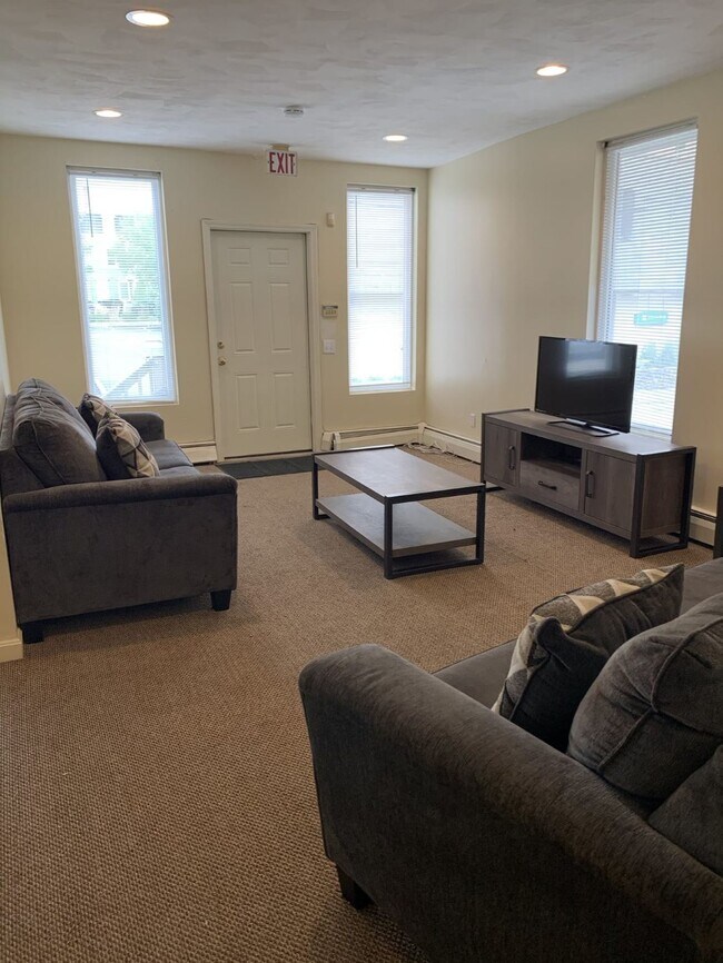 382 Brook St 382 Brook St Providence RI 02906 Apartment Finder