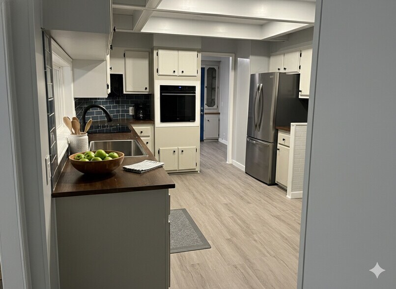 Building Photo - 3911 Victory Dr SW