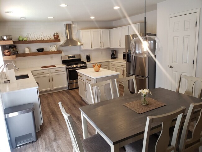 Building Photo - 11987 Bolton Dr