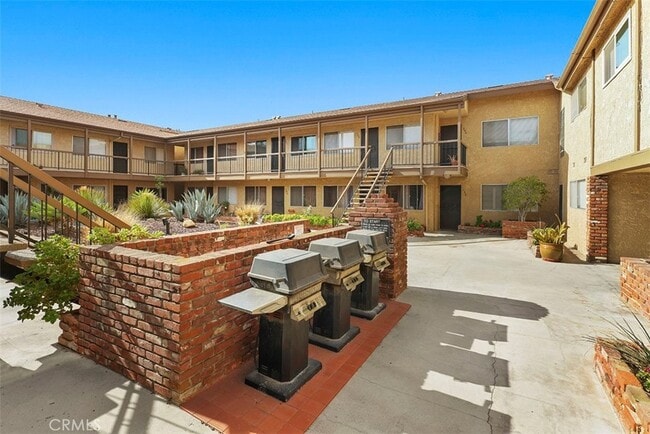 Building Photo - 4633 Marine Ave