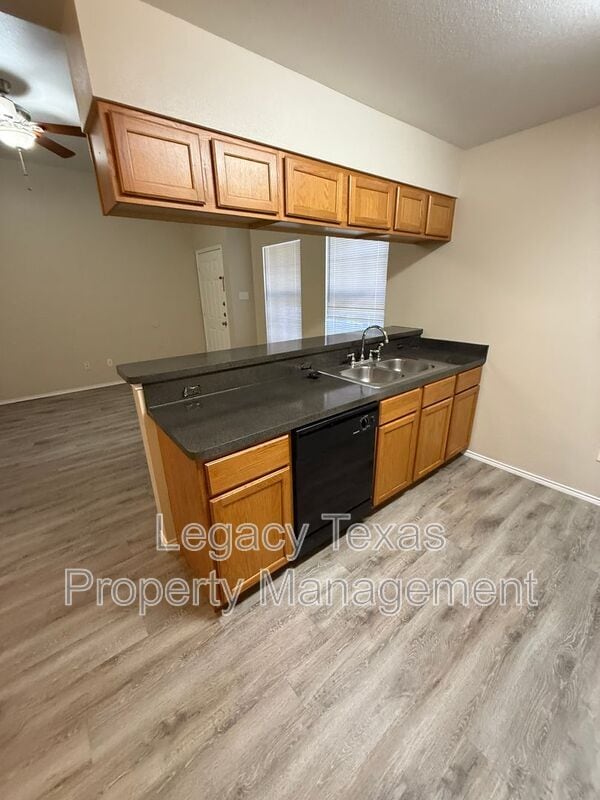 Building Photo - 641 WOODARD