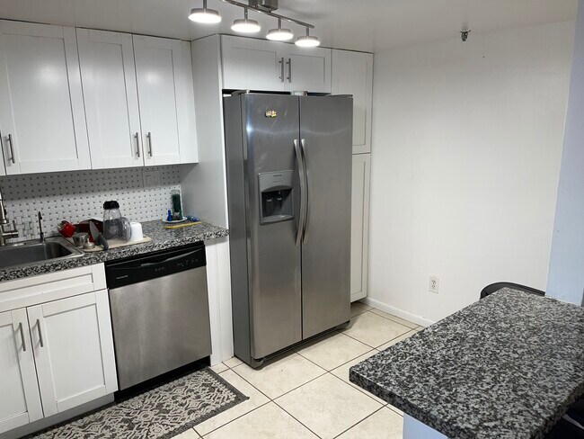 Building Photo - 20840 San Simeon Way