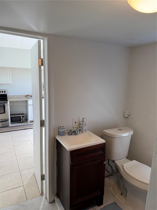 Building Photo - 6390 Rodman St