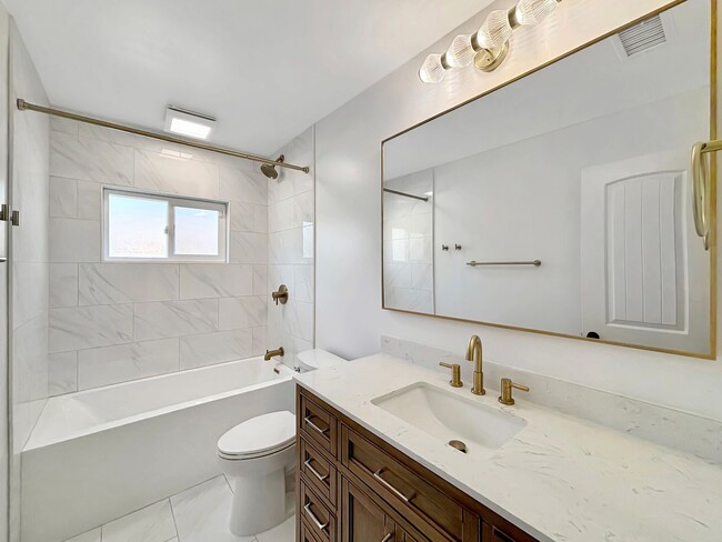 Building Photo - Beautiful 4BD/2BA House in La Mesa w/ W/D,...
