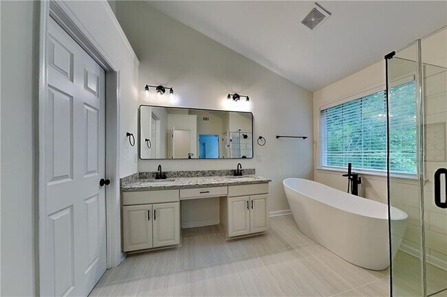 Building Photo - 420 Sable Ct