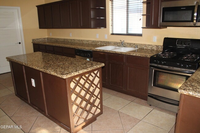 Building Photo - 3645 SAMMY REECE Pl