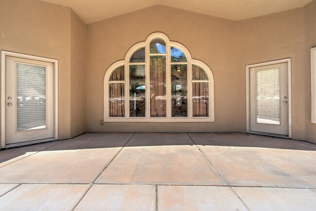 Building Photo - 4 Bedroom in The Knolls at Little Valley